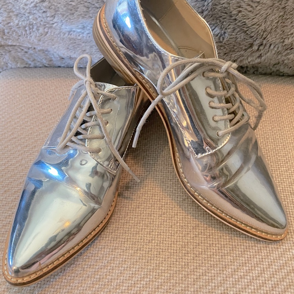 Silver laced loafer